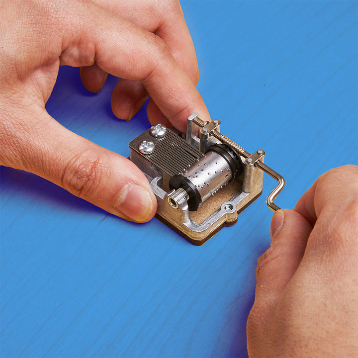 Hey Jude | Wind & Listen Mini Music Box | Little Gift | Cracker Filler