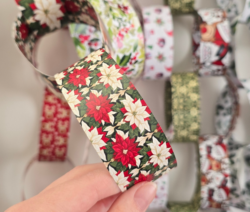 Reusable Christmas Paper Chains: A Festive Decoration to Treasure