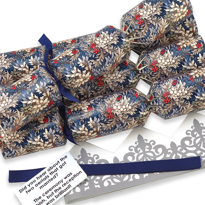 William Morris Snowberries | 4 or 6 Ready to Fill Christmas Crackers | Just Add Gifts