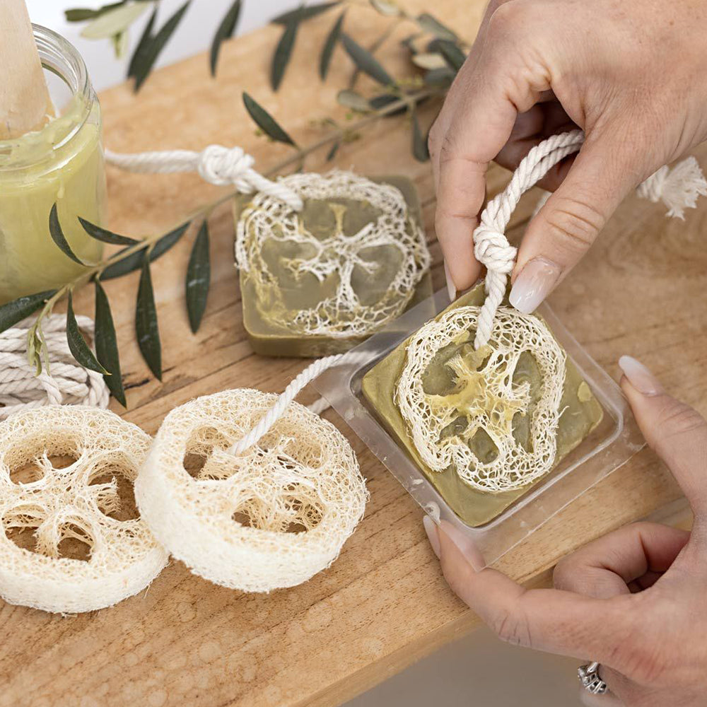 Soap Loofahs | Soap Making Complete Craft Kit | Makes 4 Sponges | Gift Idea
