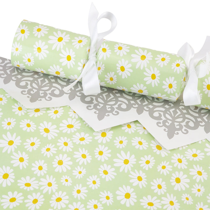 Green Daisy Flower | Cracker Making Craft Kit | Make &amp; Fill Your Own