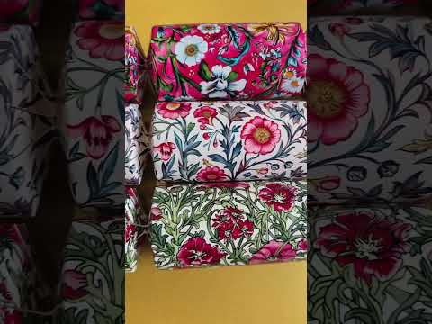 William Morris Retro Florals | Cracker Making Craft Kit | Make &amp; Fill Your Own