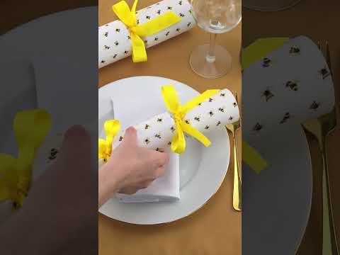 Watercolour Bee | Cracker Making Craft Kit | Make &amp; Fill Your Own